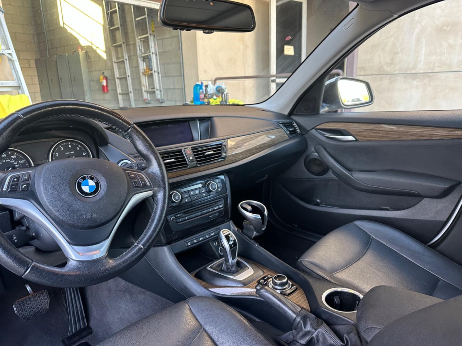 2014 WHITE /Black BMW X1 Leather (WBAVL1C56EV) with an 4 Cylinders engine, AUTOMATIC transmission, located at 30 S. Berkeley Avenue, Pasadena, CA, 91107, (626) 248-7567, 34.145447, -118.109398 - Photo #8